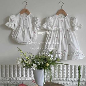 Rompers Cute Little Girl Spets Floral Embroidery Romper Baby Bubble Short Sleeve Jumpsuit Big Sister White Dress 2023 Summer Kids Clothes H240425