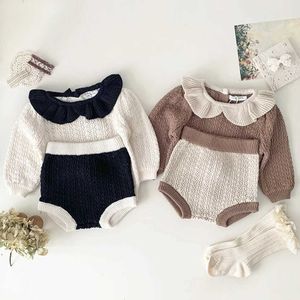 Zestawy odzieży MILANCE Baby Girls Zestaw odzieży Hollw Out Sweters and Bloomers 2 PCS Girls Suit Baby Ouitfit H240425