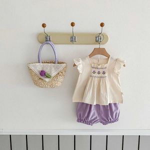 衣料品セット2024夏の女の子の服セットチューリップ刺繍女の子スーツラッフルティーとショートパンツ2 PCSガールズ衣装H240425