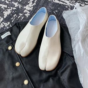 Casual Shoes 2024 Summer Pig's Hoof Split Toe Women's Silver Horse's Lazy Kick Flat Bottom Shallow Mouth Single