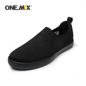 Buty swobodne Oneemix 2024Women Sneakers oddychający siatkowy męski obuwia uliczne lekkie biuro biurowe Slip-on Sneaker na spacery na świeżym powietrzu