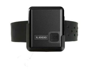 Alarm MT100 Handhållen GPS AGPS LBS Mini Waterproof Personal Tracker med TF Detekterbart armband för utomhuspersonal, barn, äldre