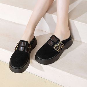 Frauen in British Style Hälfte Pantoffeln Kuh Wildleder 2024 Frühling Neue Schnallen Damen Mules Casual House Schuhe