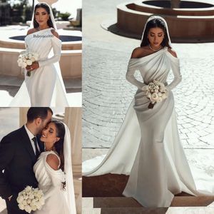 Anmutige Meerjungfrau Brautkleider Langarmes Brautkleider mit abnehmbarem Zug plissierte Schulterausschnitt Satin Vestido de Novia