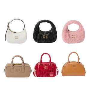 Miumiubag Wander Matelasse Bowling Boston Designer Damen Herren Fuzzy Unterarm Schulter Clutch Cross Body Tote Taschen Teddy Leder Geldbeutel Mond Handtasche