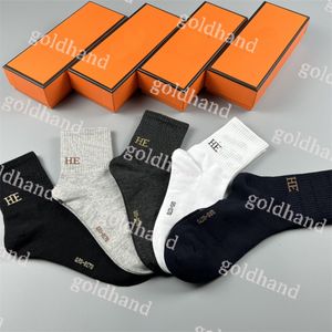 Czyste bawełniane skarpetki męskie skarpetki sportowe marka mody Steets Sock Sock Multi -Color Casual Sock