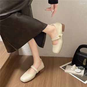 Elbise ayakkabıları comemore yumuşak taban Mary Jane Kadınlar 2024 Bahar Ayakkabı Kadınlar Sandalet Topuklu Sıradan Zarif Deri Pompalar Yaz