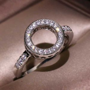 Anelli di band 2019 Simple Round White Zircon Ring per donne Manuale Mosaico Fare di matrimonio Anelli di fidanzamento Fashion Gioielli H240425