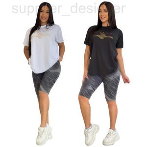 Kvinnors tvådelade byxor Designer Q6077 Ny sommaren Hot Stamped Casual Short Sleeve+Shorts Set 1xvl