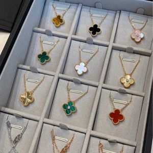 2024 Classic Four Leaf Clover Necklaces Pendants High version V gold four leaf clover bracelet crossing 18K necklace rose red chalcedony agate white shell pendant c