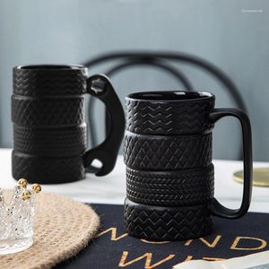 Tassen 500 ml Keramikbecher kreative Neukapazität Neuheit Tasse Reifen geformtes Büro Home Kaffee Frühstück Griff Getränke Geschirr