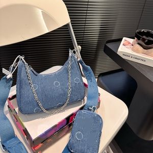 24SS Kvinnors lyxdesigner 2-i-1 denim handväska kvinnors handväska underarmsäck axelväska crossbody väska med mynt blixtlås handväska utsökta vintage 22cm