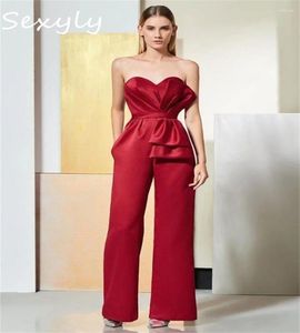 Abiti per feste Chic Abito da sera da salto rosso 2024 Elegante Abbigliamento per pantaloni da pantalone da ballo con prua semplice compleanno boho