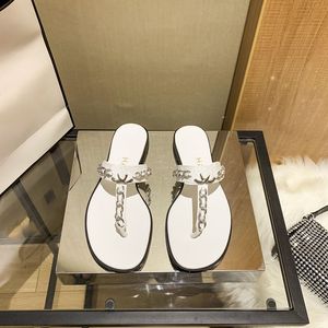 Designer de luxo chinelos planos mulheres 2024 Sapatos de verão para mulheres sandálias de praia Flip-flops