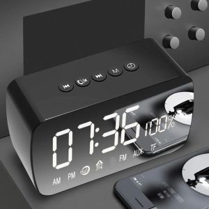 Klockor Digital Clock A5 Digital Alarm Clock AM FM Radio med stora Display Night Lights Snooze (svart)