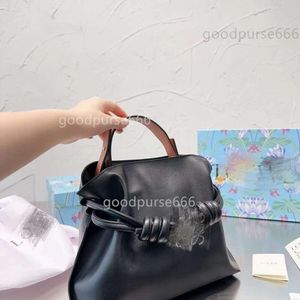 Bags Luxury Beauty High Lady Spain Girl Soft Travel Flamenco Handbag Loe Light Bottom Hard Designer Simple Totes Bag Totes Lazy Style 29*24cm BYIG