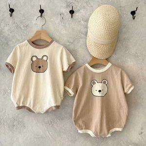 Rompers 2023 Summer New Cotton Cute Little Bear Cartoon Boys and Girls Bodysuit Casual Short Sleeve Bodysuit Newborn and Infant Clothing H240425