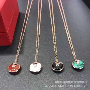 Designer Brand Carter circular amulet necklace with niche design light luxury and fashionable high-end Fritillaria accessories collarbone chain O44O