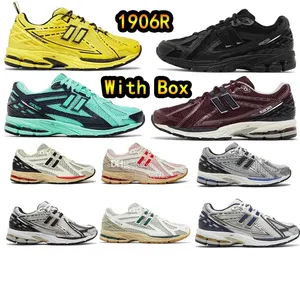 Med Box 1906R White Gold Running Shoes Metallic Silver Blue Agate Silver Classic Crimson Woman Men Sneakers Storlek 36-45