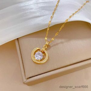 Pendant Necklaces Fashionable Micro-embellished Moon and Star Stainless Steel Necklace Classic Personalized Banquet Style Pendant
