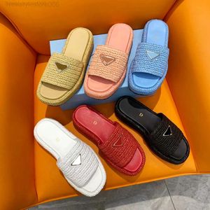 2024new Straw Slipper Platform Sandal Prad Luxury Designer Shoe Summer Womens Mule Loafer Sandale Sliders Outdoor Triangle Summer Beach Slide Disual Shoes Box Box