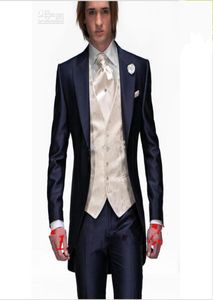 Nuovo design Navy Blue One Button Groom Tuxedos Groomsmen Men Blazer Wedding Suit abita da uomo Sumpantsvesttie 2764638503