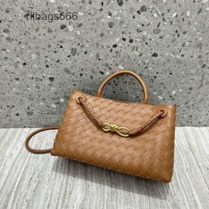 Totes Underarm Woven Bag Brand East/West Designer Elegant Women 2024 Axel Cowhide Bottgas Leather Crossbody Handbag Lady Venata Andiamo Bags Single Tsiy