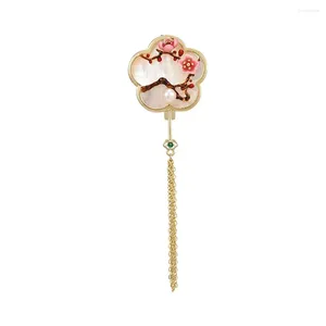 ブローチ2024ハイエンドの貝殻シェルchrysanthemum long tassel natural pearl brooch plum plum blossom bayberry pinsアクセサリー