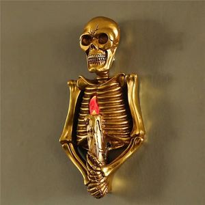 Vintage Gold Skull Wall Lamp Flame Candle Light Holiday Decoration Idéer Halloween Dekorationer Hem Horror Statue 240425