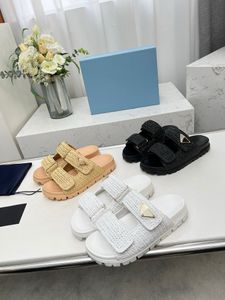 2024 ünlü marka plaj terlikleri klasik düz topuk yaz tasarımcısı moda flopları deri slaytlar kadınlar ayakkabı otel banyo bayanlar seksi sandaletler 35-41