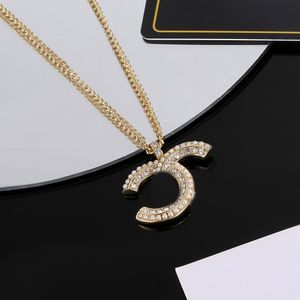 luxury men Pendant Necklace Double Letter Designer CClies Necklaces Women Jewelry Gold Silver Pearl Chokers Girl C Heart-shaped 455
