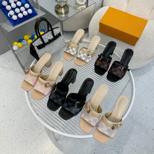 Designer Sandals for Women Slide Sliders Claquette Slippers Triple Black White Ladies Beach Sandal Leather Patent Slipper Womens Shoes Storlek 35-43
