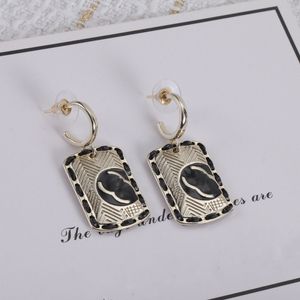 Frauen Luxusdesigner Ohrringe Hengst Doppelbrief Leder Messing Schmuck Ohrringe Hochzeit Geschenk Luxus Schmuck Geschenk