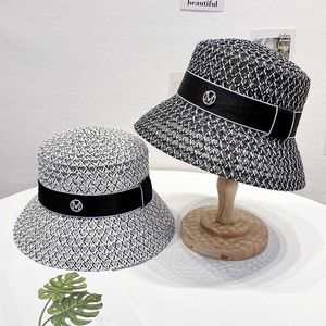 Chapéus de aba larga Chapéus de balde Novos Chapéus de balde de verão C Para mulheres Moda Hollowout Spring Fisherman Hat com Blet M Feminino ao ar livre Surecreen Beach Hat Hat Gift J240425