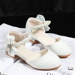 Children Girls Leather White Princess High Heel Kid Dress Student Show Dance Sandal Shoes Toddler Shoes Girl Mary Jane 240419