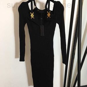 Runway Dresses Designer Nya Nanyou Women's Dumesa Metal Shoulder Buckle Sexig Slim Fit Long Sleeve Sticked Dress Ghe1