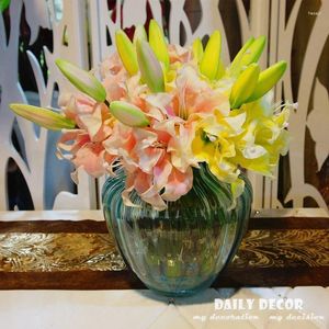 Flores decorativas por atacado de alta simulação Touch real 6 cabeças artificiais Lily Bouquet Casamento Buquês de plástico macio de noiva