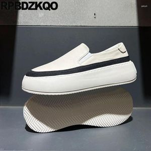 Sapatos casuais homens tênis esportam trepadeiras leves atléticos redondos de dedão plana plana plana deslize em skate vaca skin treinadores muffin