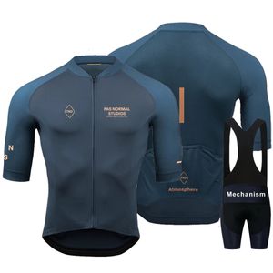 Bisiklet Jersey 2024 Yaz Erkek Pantolon Jel Üniformaları İnsan Döngüsü Bahar Pro Team Mtb Giysileri Şort Mallot Tekdüzen Yol Bisiklet Seti 240422