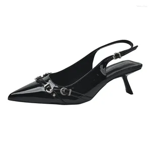 Sandálias apontadas de pé sexy salto médio sapatos de festa designer feminino bombas preto slingback casual fivela de fivela decoração