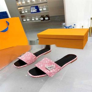 Designer kvinnors tofflor klassiska blommiga fårskinn sandaler skor glida sommar mode breda flip flops