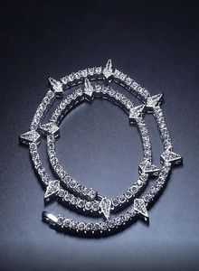 Trendig söt isad tenniskedja för kvinnor män silver färg choker halsband pyramid geometriska pendelle rhinestone smycken6368868