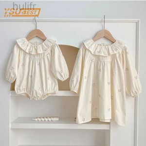 Rompers Autumn Kids Baby Girls Long Sleeve Sisters Dress Spädbarn Söta barn Baby Girls Flower Brodery Princess Clothes Rompers D240425