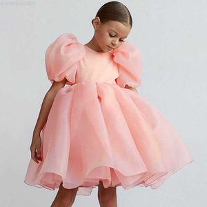 Flickans klänningar Fashion Girl White Princess Dress Tulle Puff Sleeve Wedding Party Kids Dresses For Girls Birthday Child Clothes BridEMaids GOWNL2404