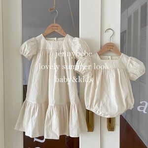 Rompers bedårande spetsbroderi prinsessan romper + klänningar vintage stil baby sommar strandklänning småbarn vestidos koreanska flickor kläder h240425