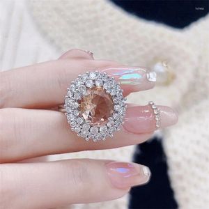 Rings de cluster Luxo Elegante e elegante nicho de nicho super brilhante zircão anel de zircão feminino no engajamento de proposta usando jóias