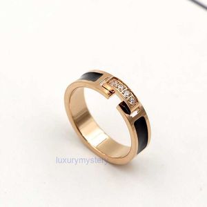 2019 New Stylish Lady Charm Temperament Black Four Diamond Cnc Micro Diamond Set Index Finger Ring Fashion Titanium Steel Rose Gold Ring