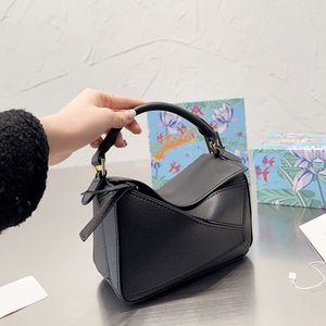 Fold Puzzle Geometric Zipper Opening Leather Body Linen Adjustable Shoulder Strap Vacation Casual Crossbody Designers Bag 490