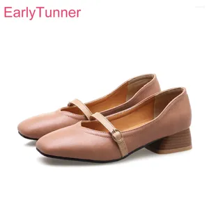 Повседневная обувь 4 типа бренд бренда абрикосовые женщины обнаженные насосы розовые коренастые низкие каблуки.