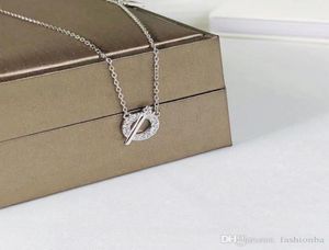 Золотое серебряное колье для подвесного ожерелья для подвесного ожерелья женщины Жемщины H Письма дизайнерские ожерелья цепные подарки 925 Серебряное колье стерлингов 7541349